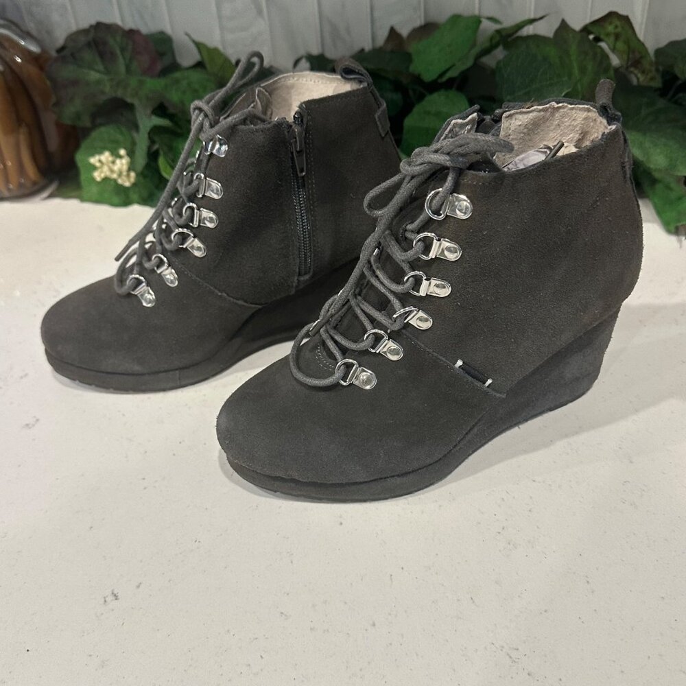 Suzanne Betro Womens Lace-Up Wedge Ankle Boots 6.5 Suede